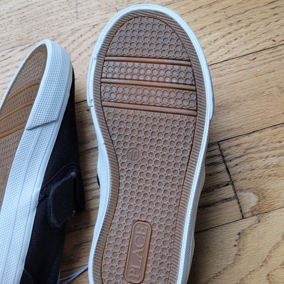 Children's Place Black Slip on shoes size 10 toddler - Picture 2 of 4
